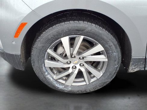 Used 2023 Chevrolet Equinox Premier image 13
