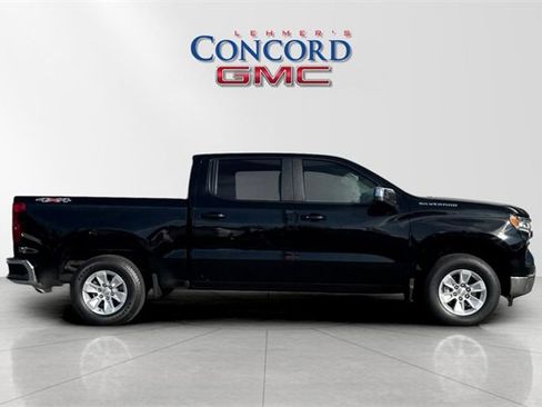 Used 2025 Chevrolet Silverado 1500 LT image 3