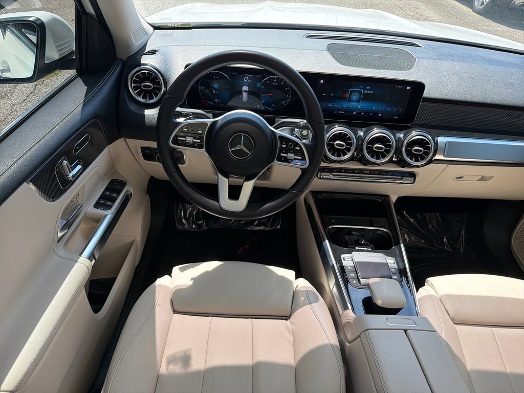 Used 2021 Mercedes-Benz GLB 250 w/ Premium Package image 23