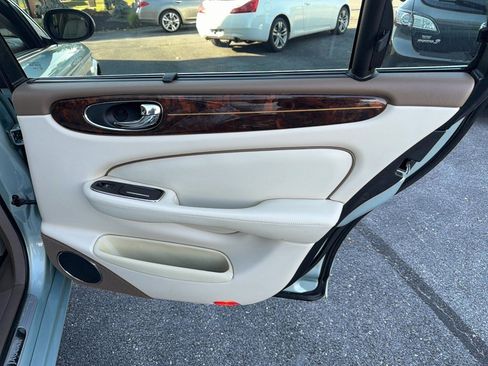 Used 2007 Jaguar XJ8 L RWD image 21