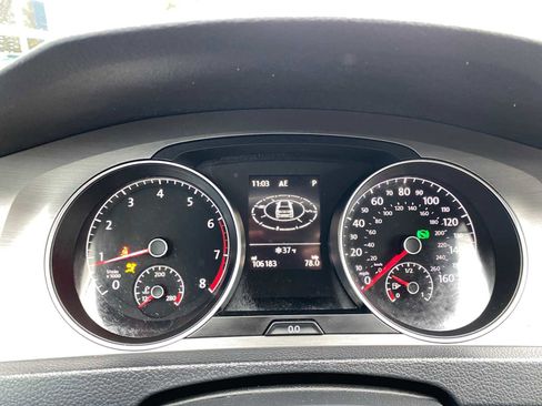 Used 2016 Volkswagen Golf S image 15