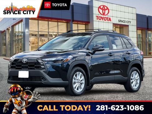 New 2026 Toyota Corolla Cross LE FWD image 1