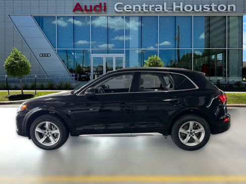 Certified 2023 Audi Q5 2.0T Premium w/ Convenience Package image 2