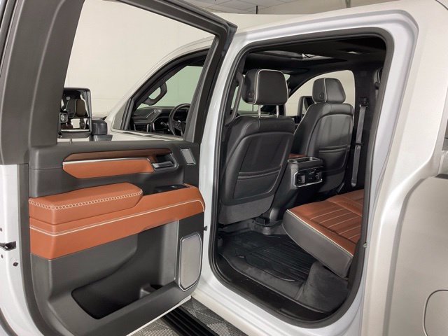 Used 2025 GMC Sierra 2500 Denali Ultimate w/ Max Trailering Package AWD/4WD image 35