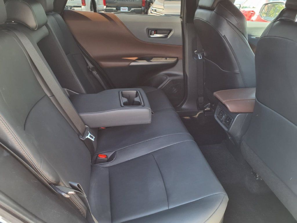 Certified 2023 Toyota Venza XLE AWD/4WD image 33