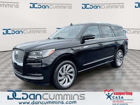 Used 2023 Lincoln Navigator Reserve image 1