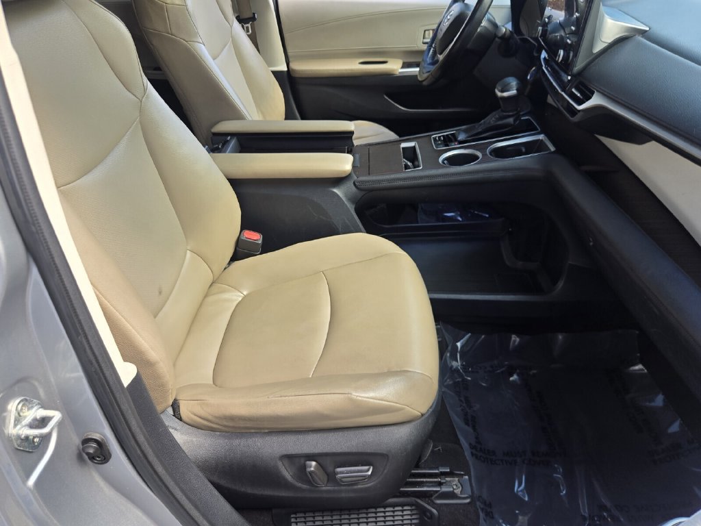 Used 2022 Toyota Sienna XLE FWD image 20
