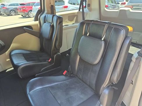 Used 2018 Dodge Grand Caravan SXT FWD image 34