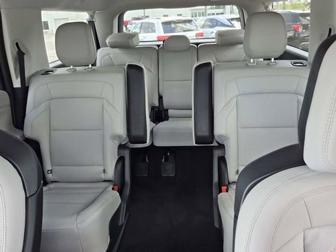 New 2026 Lincoln Navigator L Premier image 15