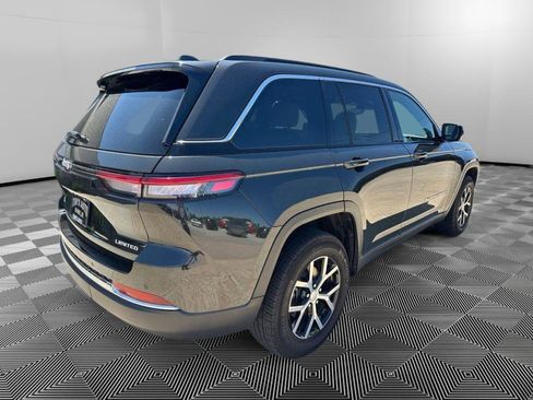 Used 2024 Jeep Grand Cherokee Limited image 4