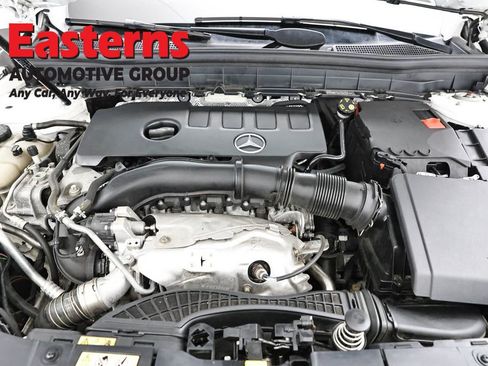 Used 2021 Mercedes-Benz GLB 250 4MATIC image 7