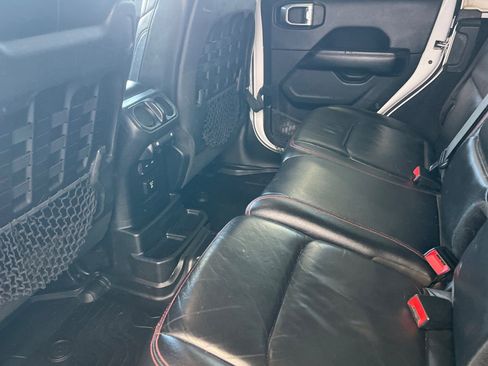 Used 2018 Jeep Wrangler Unlimited Rubicon AWD/4WD image 9