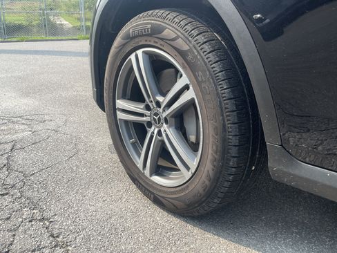 Used 2020 Mercedes-Benz GLC 300 4MATIC image 7
