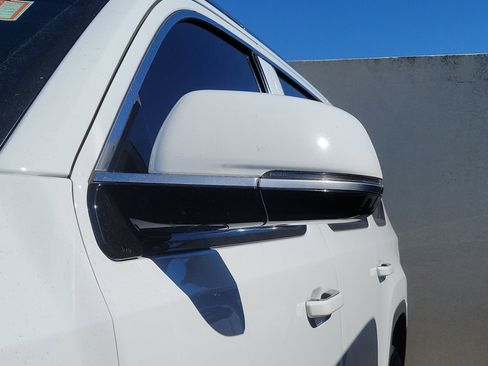 Used 2022 Jeep Wagoneer Series II w/ Rear Seat Video Group 1 image 4