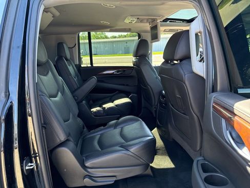 Used 2016 Cadillac Escalade ESV Premium AWD/4WD image 17