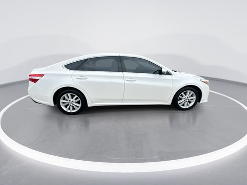 Used 2014 Toyota Avalon XLE FWD image 9