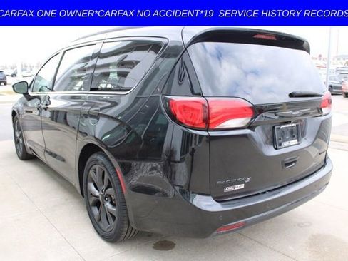 Used 2018 Chrysler Pacifica Limited w/ Advanced Safetytec Group image 4