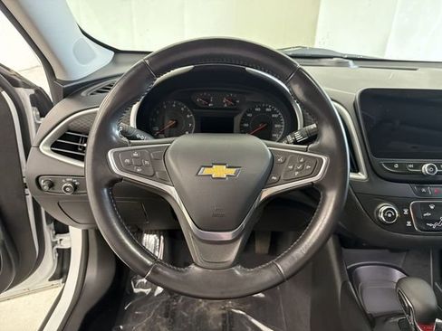 Certified 2022 Chevrolet Malibu RS w/ LPO, Convenience Package 1 FWD image 28
