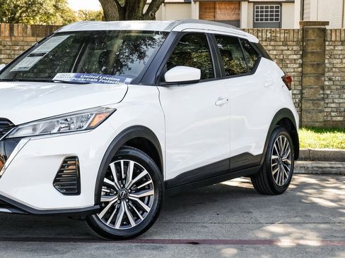 Used 2024 Nissan Kicks SV image 13