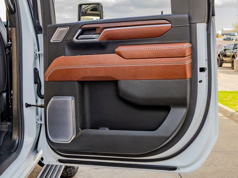 Used 2024 GMC Sierra 3500 Denali Ultimate image 39