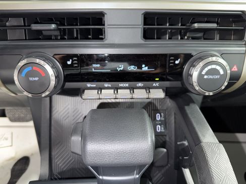 New 2026 Toyota Tacoma SR5 AWD/4WD image 32