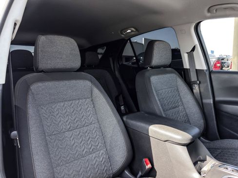 Used 2022 Chevrolet Equinox LT FWD image 16