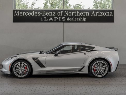Used 2017 Chevrolet Corvette Z06 w/ Battery Protection Package RWD image 2