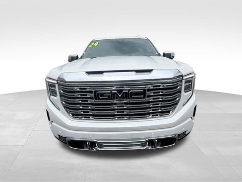 Used 2024 GMC Sierra 1500 Denali w/ Denali Reserve Package AWD/4WD image 3