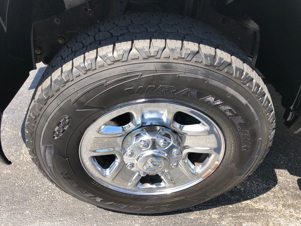 Used 2022 RAM 2500 Tradesman w/ Chrome Appearance Group AWD/4WD image 11