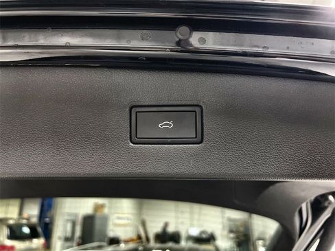 Used 2024 Volkswagen Tiguan SE image 27