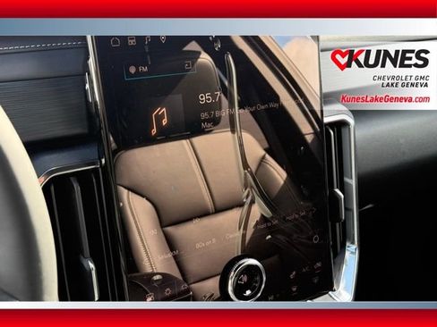 New 2026 GMC Acadia Elevation w/ Elevation Premium Package AWD/4WD image 35