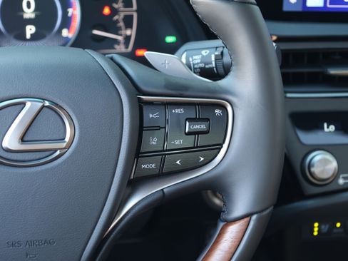 Used 2025 Lexus ES 350 Ultra Luxury image 22