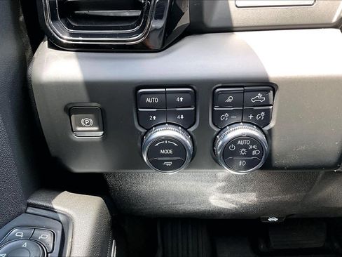 Used 2024 GMC Sierra 1500 AT4 w/ AT4 Premium Package AWD/4WD image 33