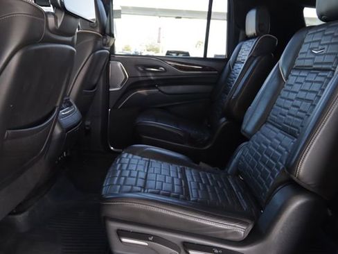 Used 2022 Cadillac Escalade ESV Sport Platinum w/ LPO, ONYX Package image 31