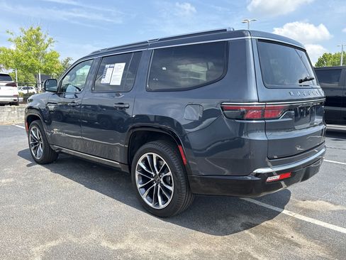 Used 2025 Jeep Wagoneer Series III w/ Premium Group I AWD/4WD image 13