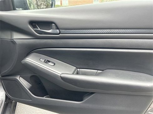 Used 2024 Nissan Altima 2.5 S image 22