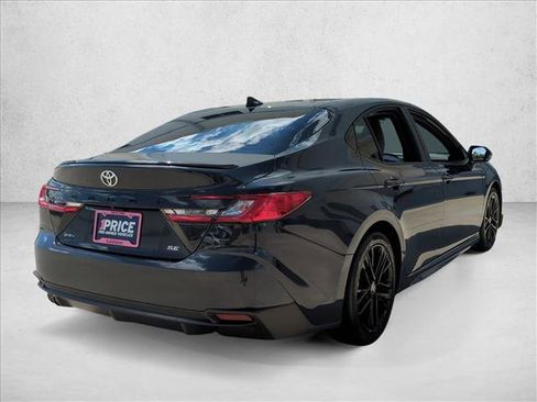 Certified 2025 Toyota Camry SE FWD image 5