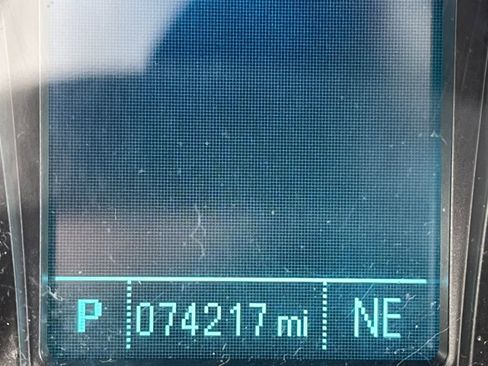 Used 2017 Chevrolet Equinox LT w/ Convenience Package image 16