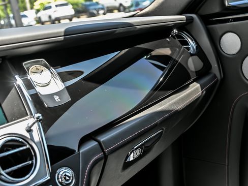 Used 2015 Rolls-Royce Ghost RWD image 37