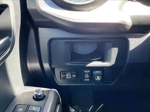 Used 2017 Toyota Tacoma TRD Pro image 32