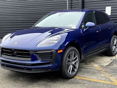 New 2025 Porsche Macan image 1