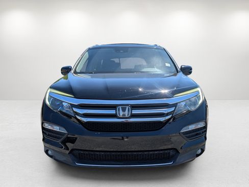 Used 2017 Honda Pilot Elite image 2