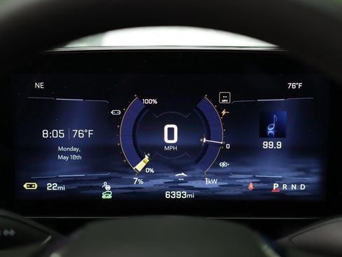 Used 2025 Chevrolet Equinox EV LT FWD image 12