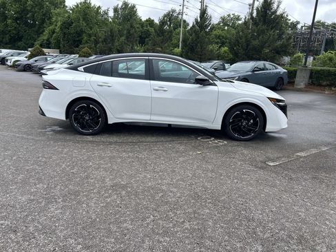 New 2026 Nissan Sentra SR w/ SR Premium Package FWD image 8