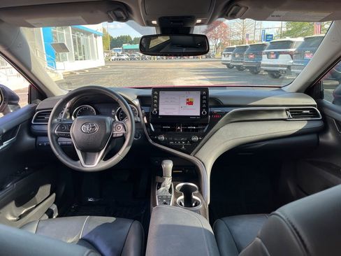 Used 2024 Toyota Camry XLE FWD image 16