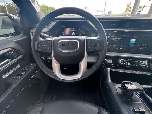 Used 2024 GMC Sierra 1500 Denali w/ Technology Package AWD/4WD image 5