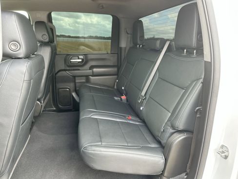 Used 2024 Chevrolet Silverado 2500 Custom w/ Custom Value Package image 21