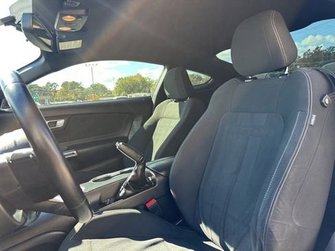 Used 2018 Ford Mustang Coupe image 10