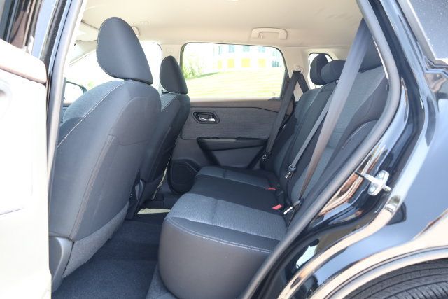 Used 2023 Nissan Rogue SV AWD/4WD image 28