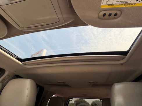 Used 2013 Ford Expedition Limited RWD image 19